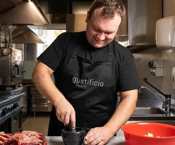 Gustificio Szálloda